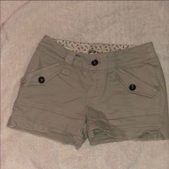 ~ One Tuff Love~ Khaki shorts size 5. - Picture 3 of 5